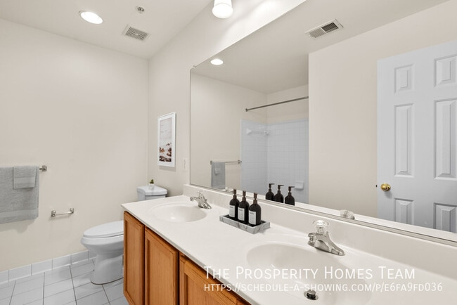 Building Photo - 9752 Evening Bird Ln