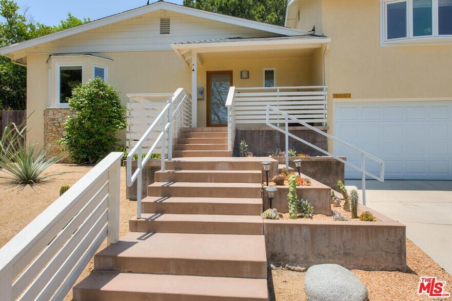Building Photo - 4111 Allott Ave
