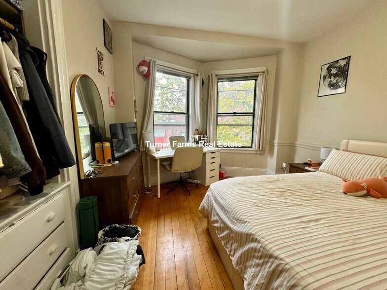 Building Photo - 614 Columbus Ave