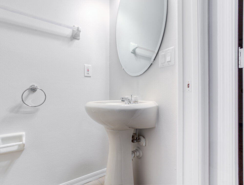 Building Photo - 2217 Heathwood Cir