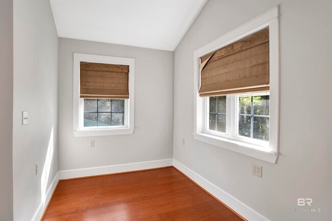 Building Photo - 18870 Highland Dr