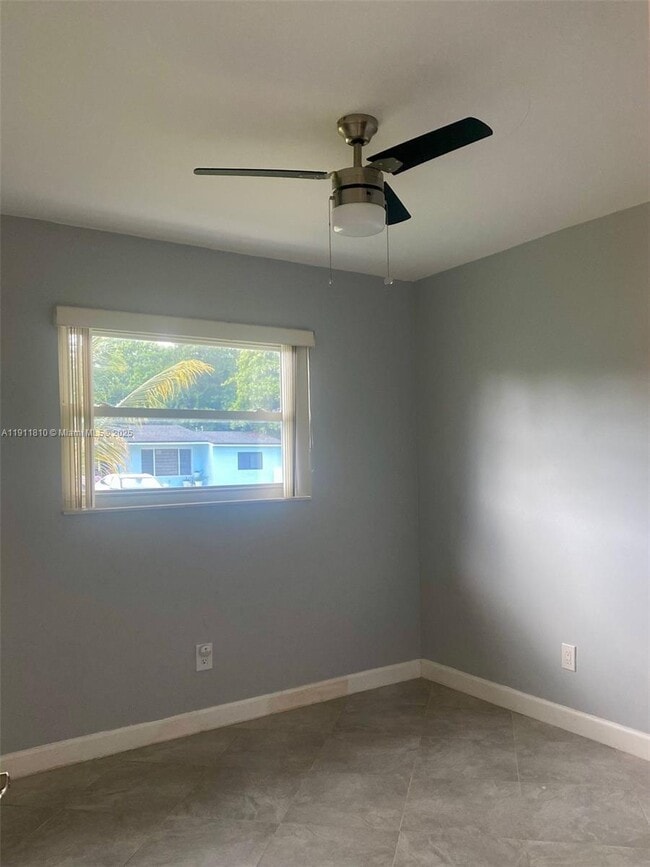 Building Photo - 6255 SW 62nd Ct