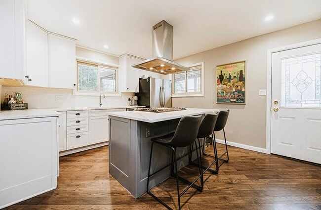 Building Photo - 829 N Bennett St