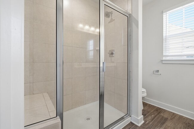 Building Photo - 266 Foxglove Dr