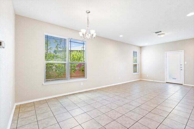Building Photo - 5114 Mustang Cove