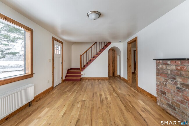 Building Photo - 14 Browns Ln