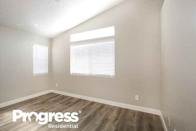 Building Photo - 7287 Golden Star Ave