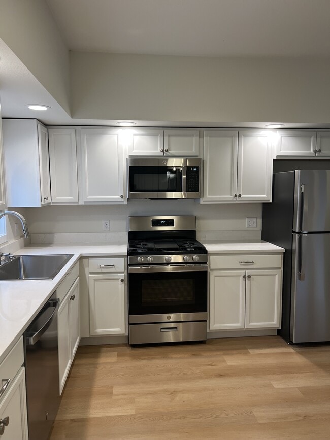 Building Photo - 2214 Valencia St