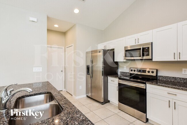 Building Photo - 2466 Altoona Ave