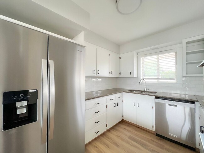 Primary Photo - Apply by TODAY and get $1,000 off Move In!