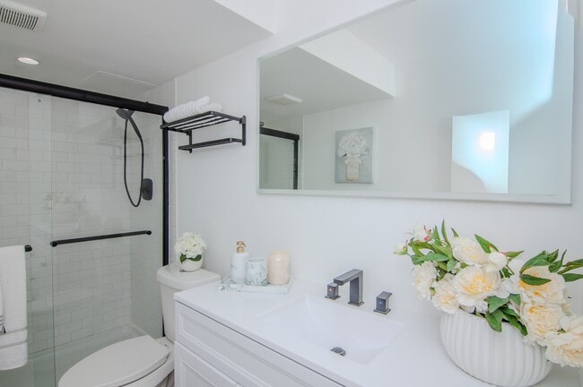 Building Photo - 4194 Packard St