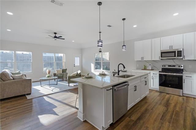 Building Photo - 1437 Norwood Dr