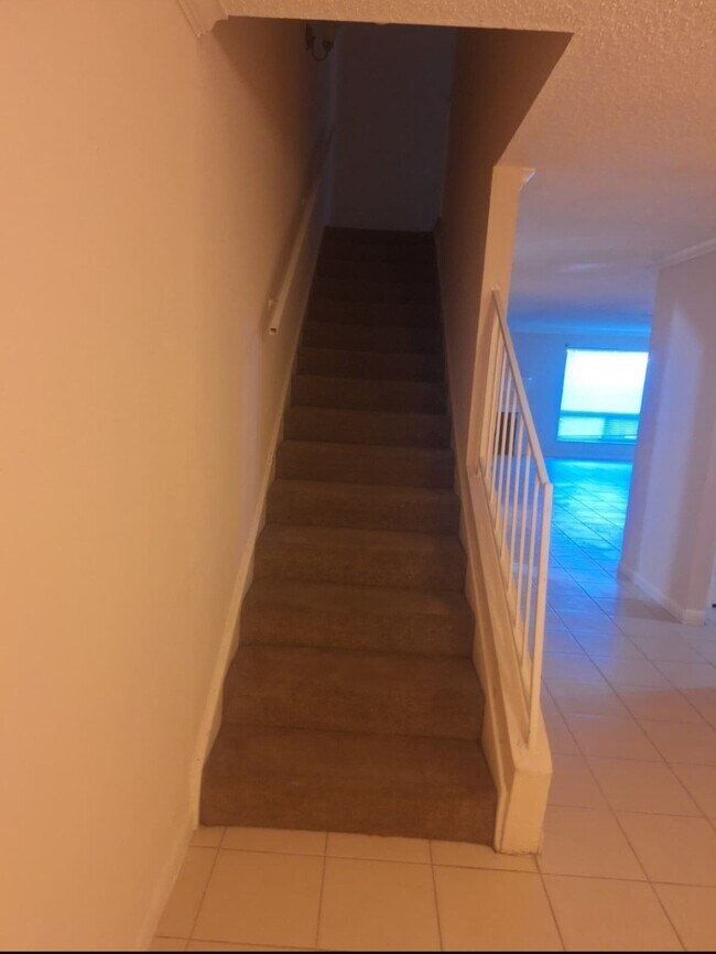 Building Photo - 2133 Shiveley Cir