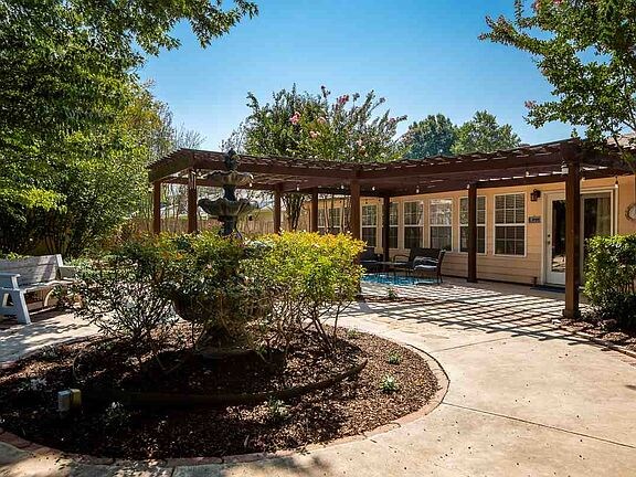 Building Photo - 410 Laura Ann Dr