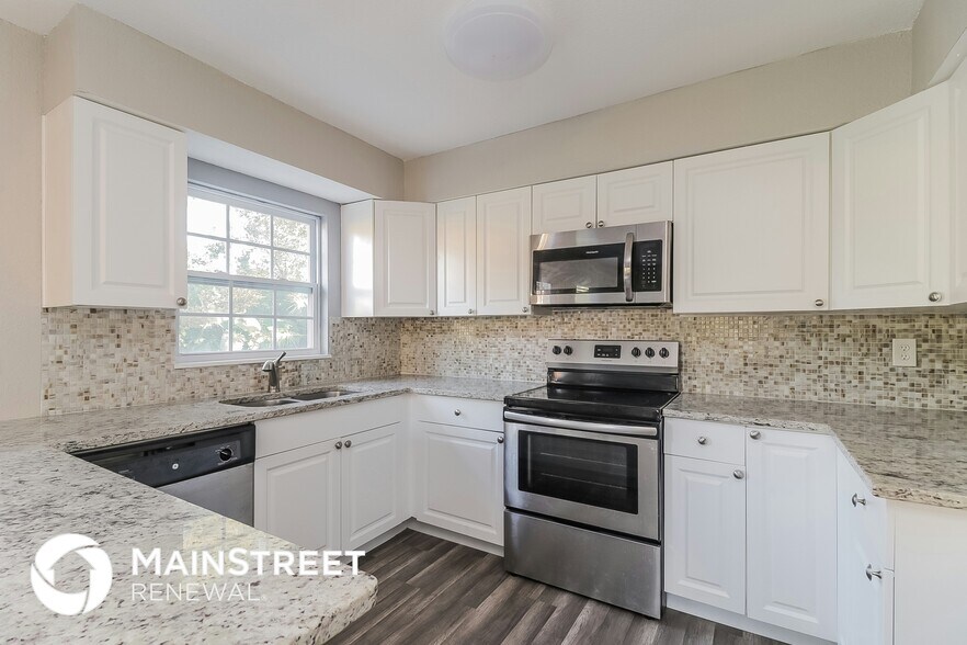 Building Photo - 2121 Camellia Dr