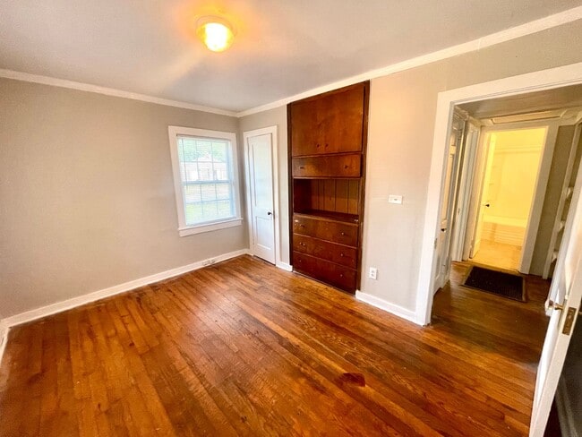 Building Photo - 3 Bed 2 Bath in Anniston