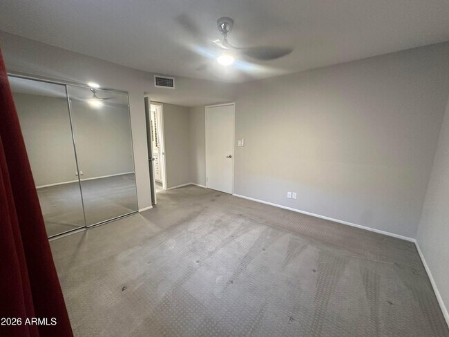 Building Photo - 5525 E Thomas Rd