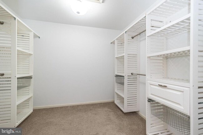 Building Photo - 5128 Barness Ct