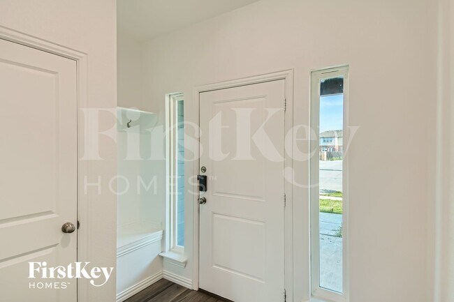 Building Photo - 7360 Parkside Pl Dr