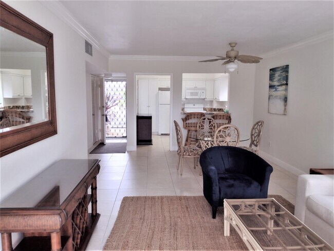 Building Photo - 2730 Banyan Rd