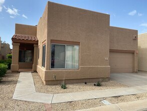 Building Photo - 1650 S Crismon Rd