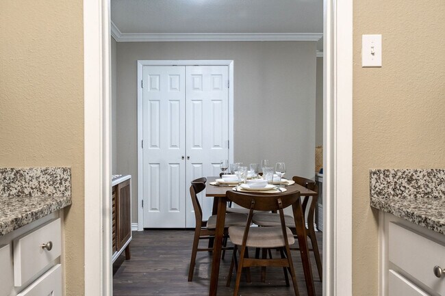 Building Photo - 10020 Regal Park Ln