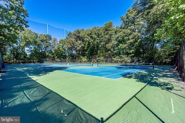 Building Photo - 2186 Golf Course Dr