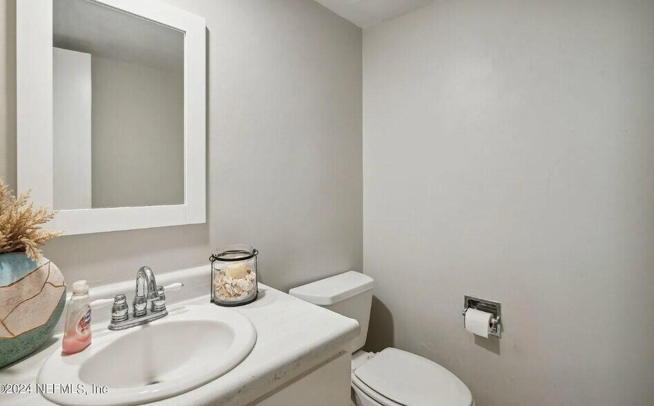 Building Photo - 8191 Trafalgar Sq