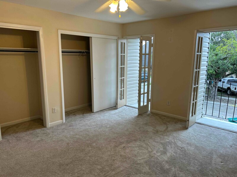 Building Photo - 3731 Bunker Hill Dr
