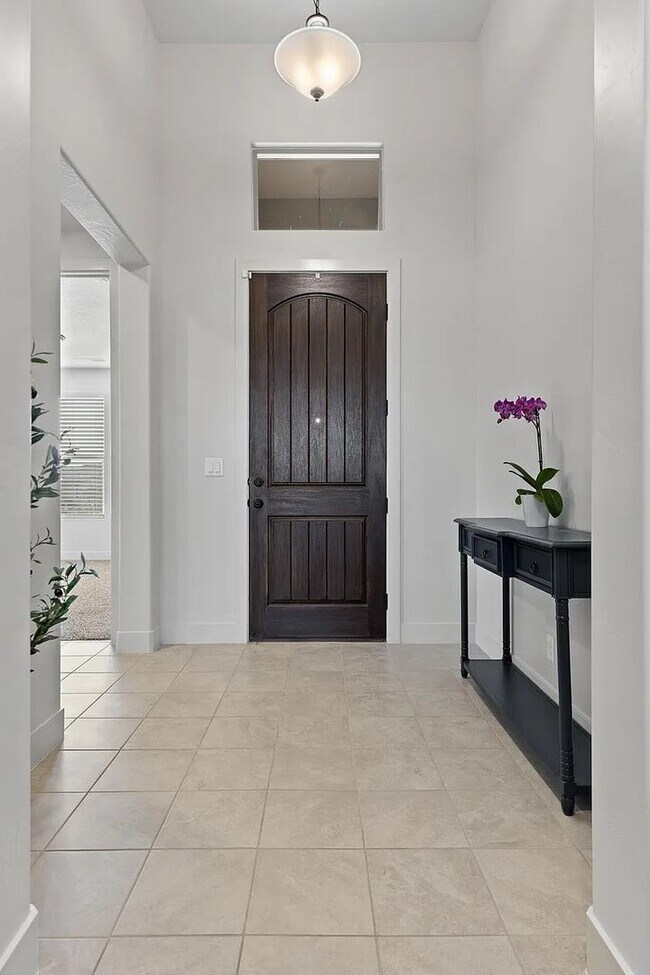 Building Photo - 3 Bedroom Home in Washington's Premier Bri...