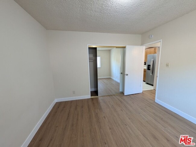 Building Photo - 307 N Curtis Ave