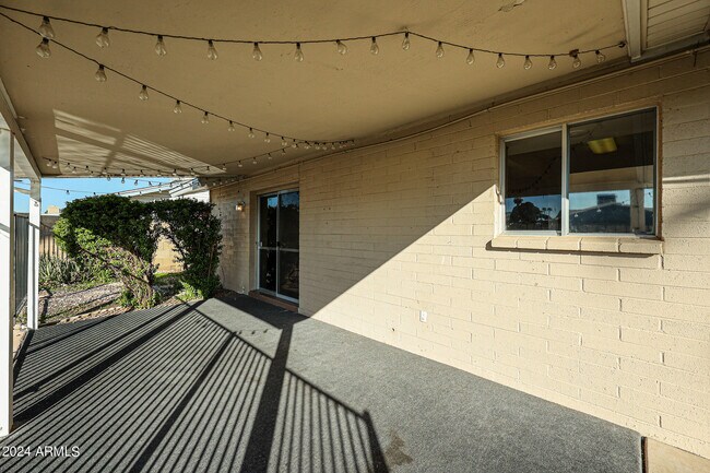 Building Photo - 3715 W Yucca St