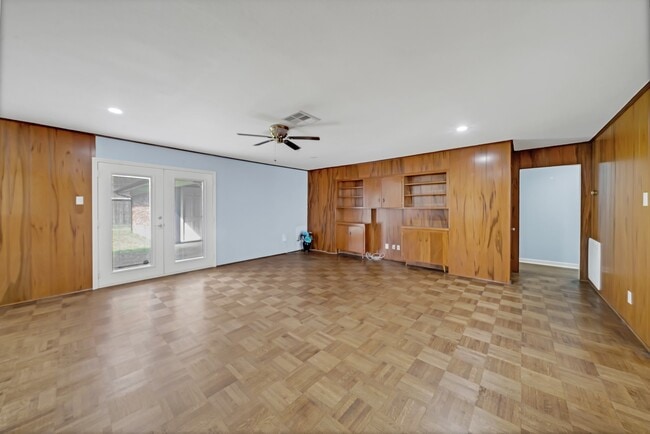 Building Photo - 4002 Martinshire Dr