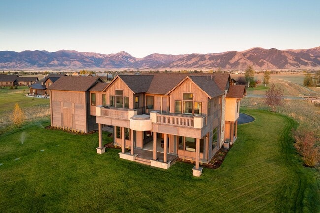 Building Photo - One of a Kind Custom Built Home for Rent in Gallatin Valley!