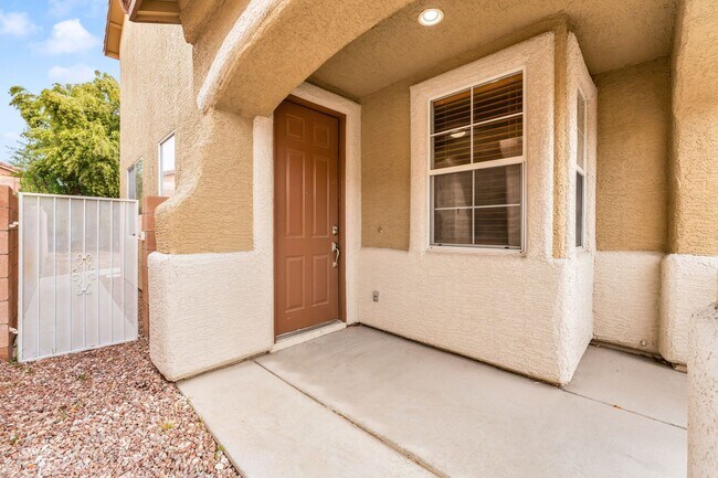 Building Photo - SUMMERLIN HOME, 3 BEDROOMS, LARGE BACKYARD, MINUTES FROM DOWNTOWN SUMMERLIN