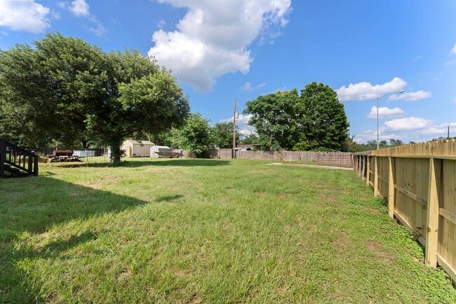 Building Photo - 31206 W Timberloch Trail
