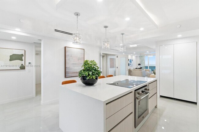 Building Photo - 3200 N Ocean Blvd