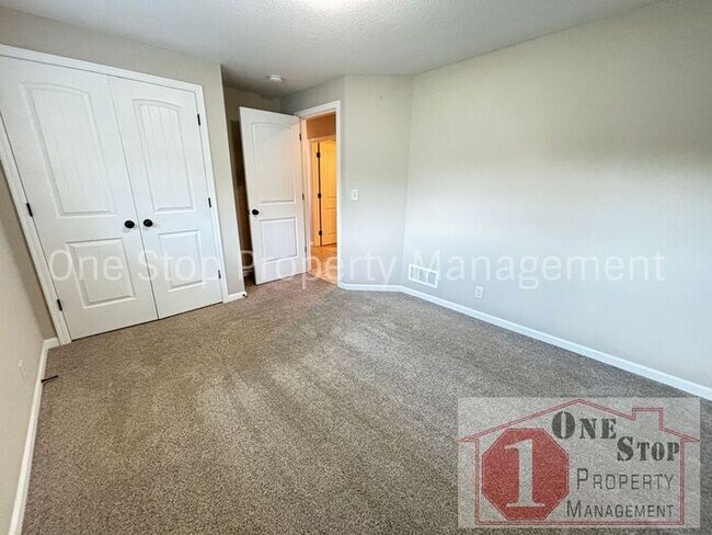 Building Photo - Brand NEW gorgeous 4 bedroom, 3 bath home ...