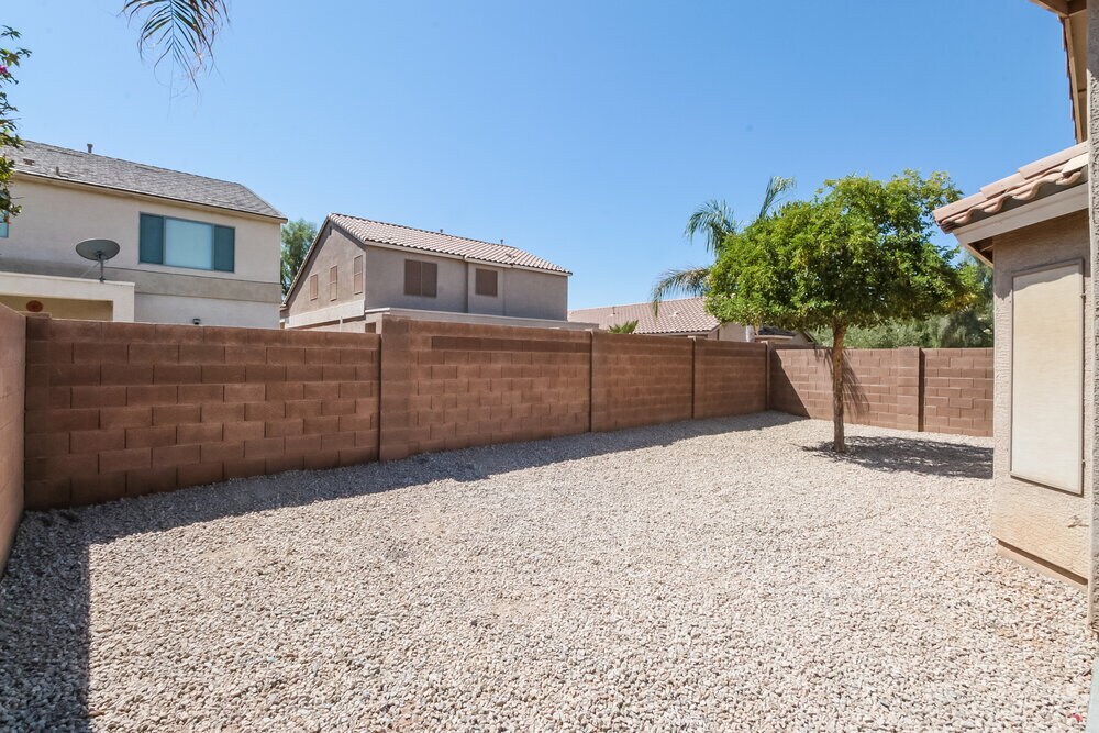 Building Photo - 3275 W Sunshine Butte Dr