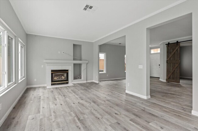 Kitchen - 720 Foxhall Ct