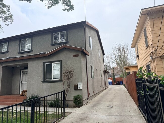 Building Photo - Newly Remodeled Home