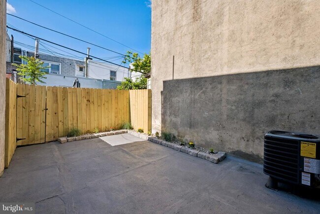 Building Photo - 924 Cantrell St