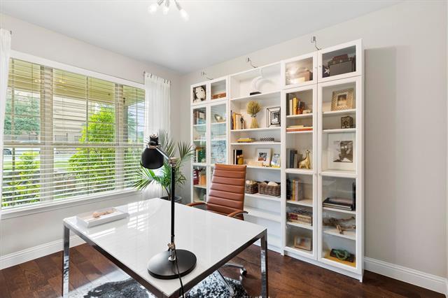 Building Photo - 4520 Del Rey Ave