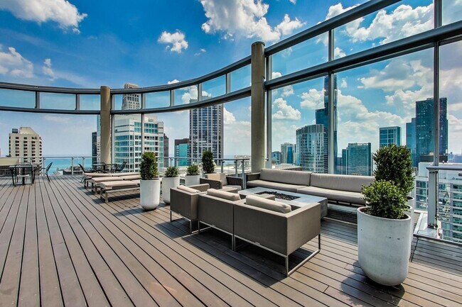 Building Photo - 600 N Fairbanks Ct