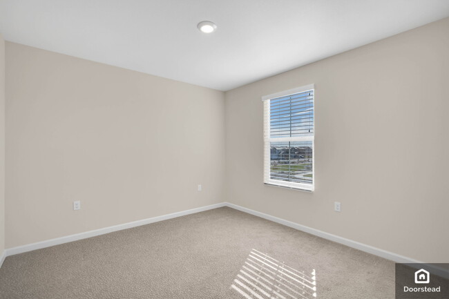 Building Photo - 5587 Saddle Rock Ln