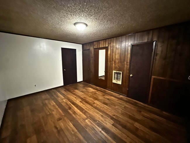 Building Photo - 42185 Deborah Dr
