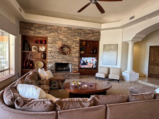 Building Photo - 5711 W Linda Ln