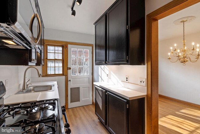 Building Photo - 1403 K St SE