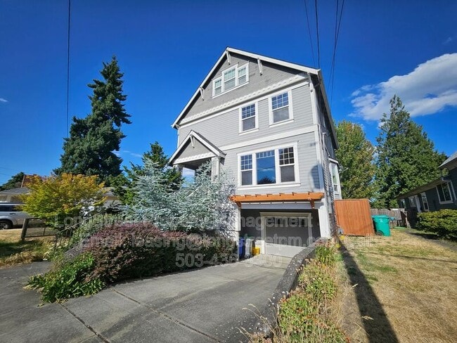 Building Photo - 6458 NE 8th Ave