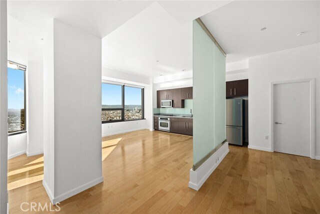 Building Photo - 1100 Wilshire Blvd